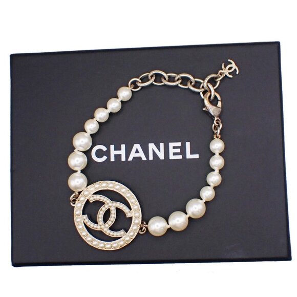 CHANEL CC Logo Imitation Pearl Round Chain Bracelet Bangle C18V GHW - Picture 1 of 16